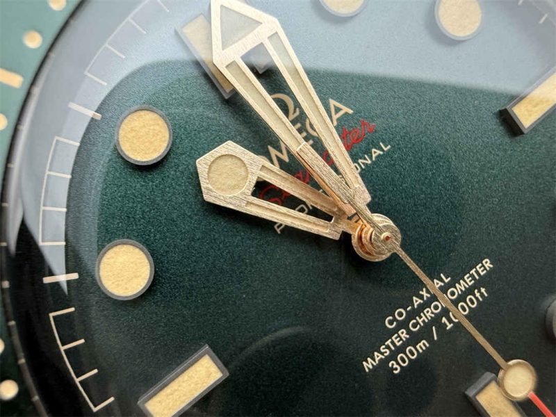 Omega Seamaster Diver 300M Green Titanium 42mm 1:1 Replica Watch - Image 5