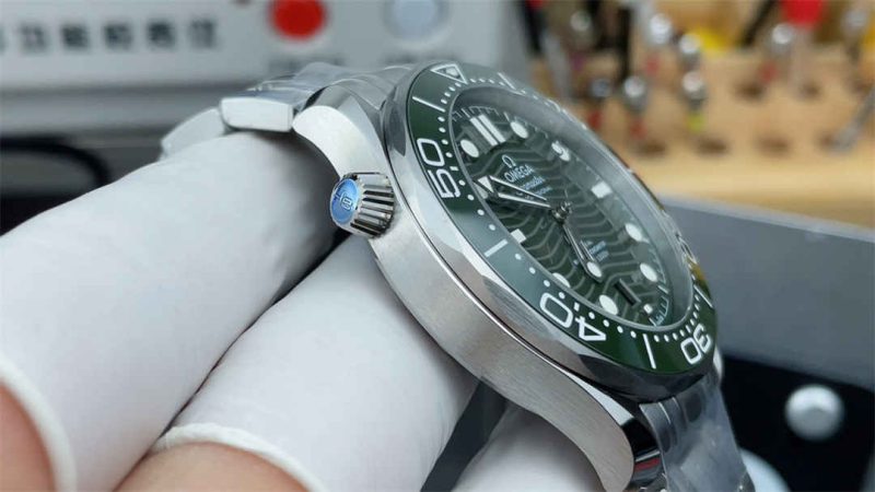 Omega Seamaster Diver 300M 210.30.42.20.10.001 Green Dial 1:1 Replica Watch 42mm - Image 5