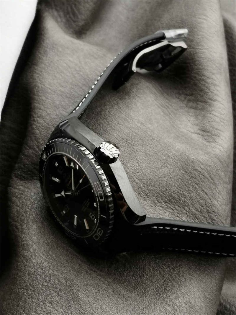 Omega Seamaster Planet Ocean 600M Deep Black 45.5mm 1:1 Replica Diver Watch - Image 5
