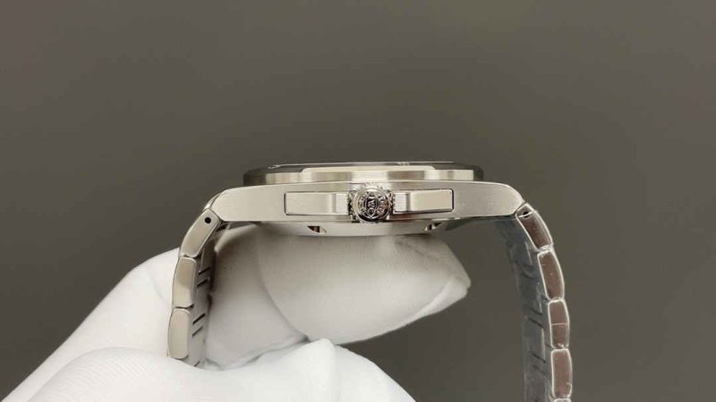 V7 IWC Ingenieur Automatic 40 IW328903 Aqua Dial 1:1 Replica - Image 5