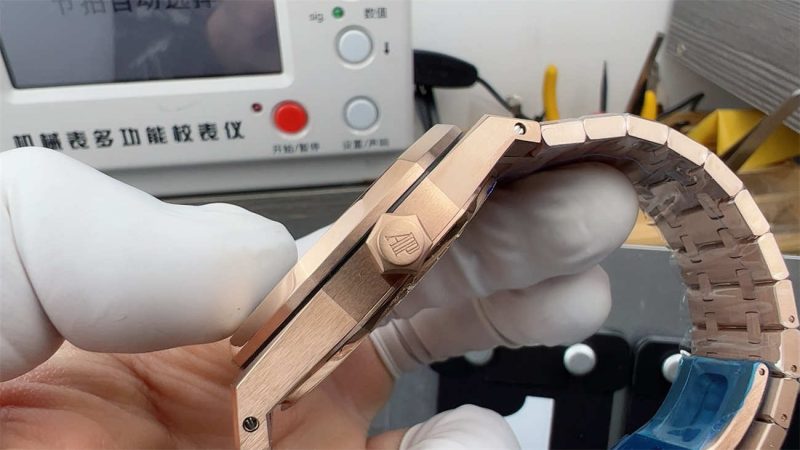 Audemars Piguet Royal Oak 15500OR.OO.1220OR.01 41mm Rose Gold 1:1 Replica Watch - Image 6
