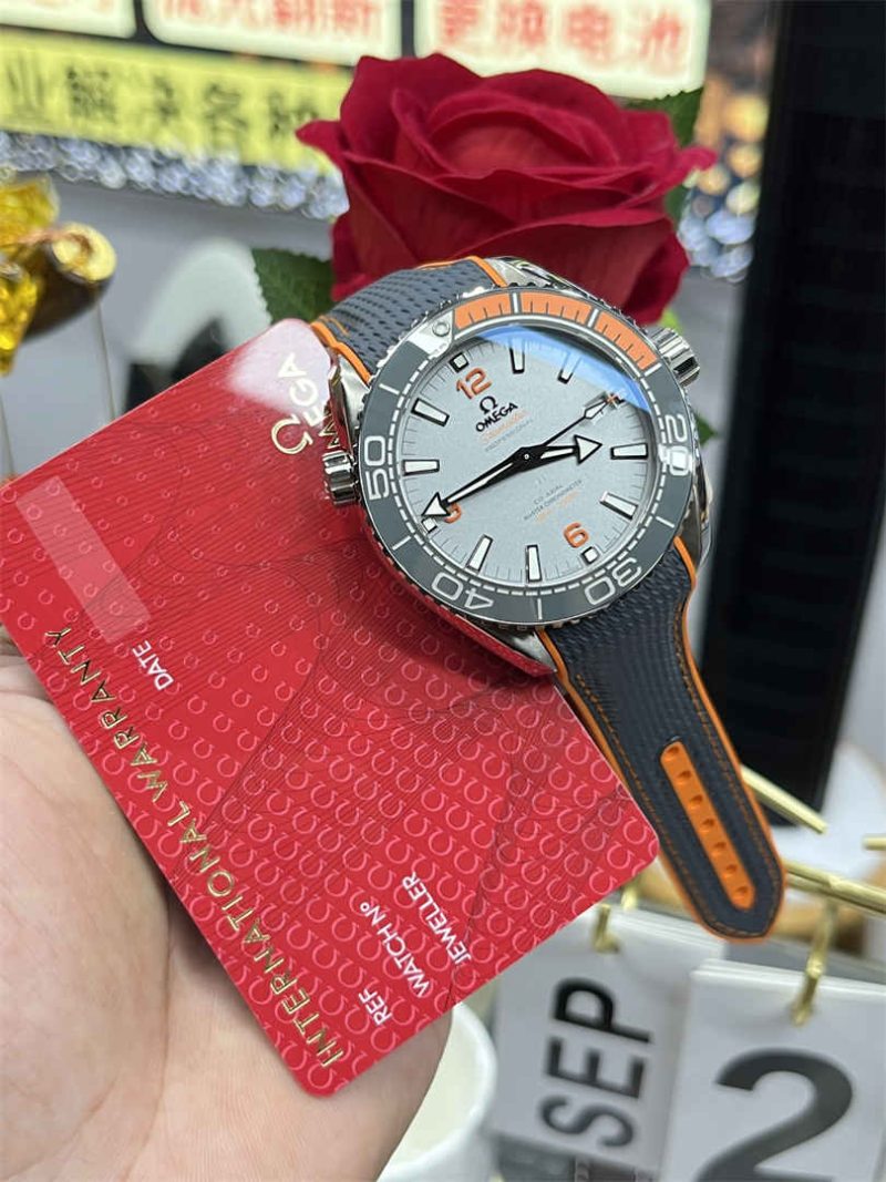 Omega Seamaster Planet Ocean 600M 215.92.44.21.99.001 Replica Titanium 43.5mm Omega Seamaster Planet Ocean 600M 43.5 mm 215.92.44.21.99.001 - Image 6