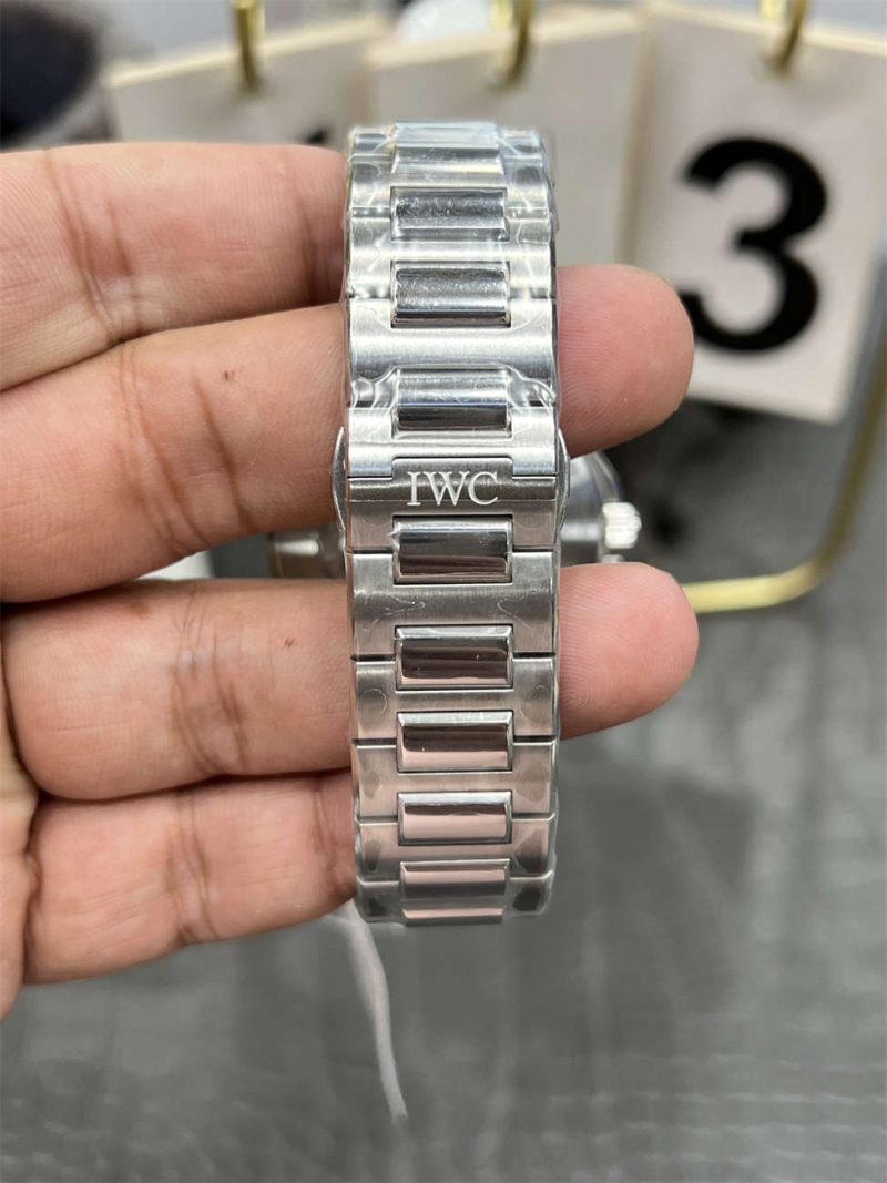 IWC Ingenieur Automatic 40 IW328903 1:1 Replica Homage Watch - Image 6