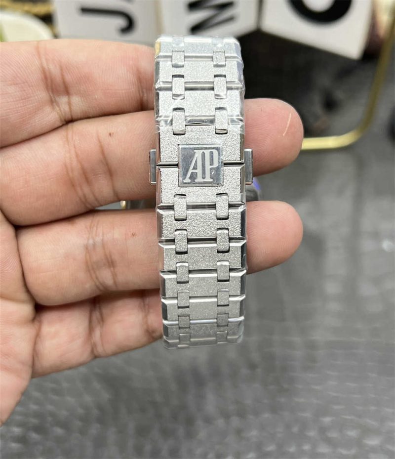 APS Factory Royal Oak 15500ST.OO.1220ST.01 Frosted Gold 1:1 Replica – 41mm Blue Dial - Image 7