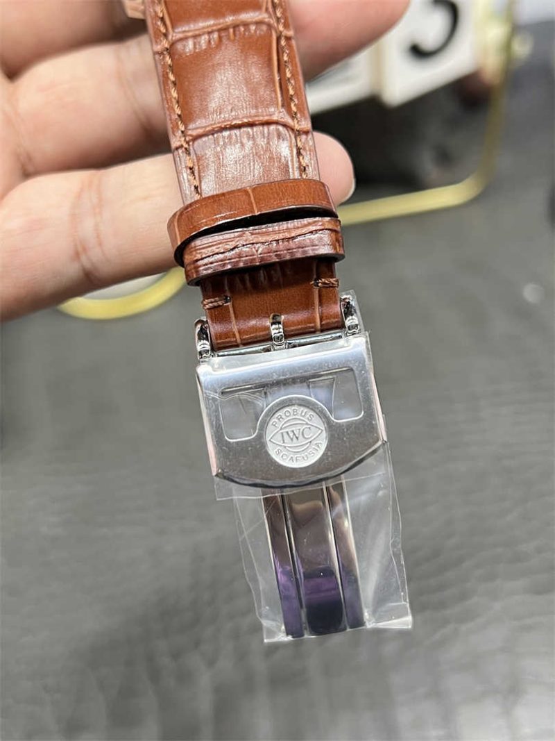 IWC Portuguese 1:1 Replica Watch – High-End Luxury Clone - Image 7