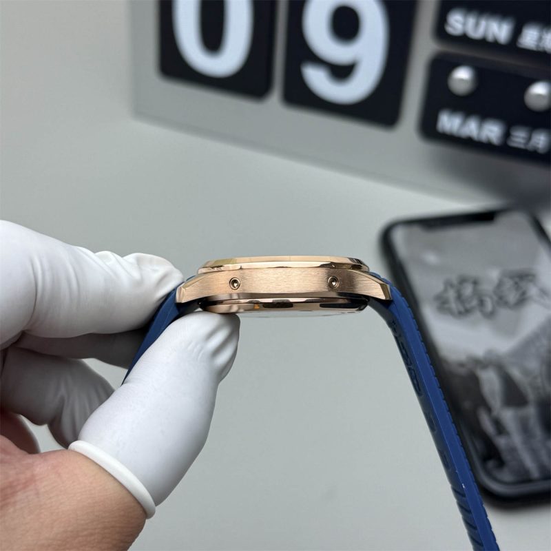Patek Philippe Aquanaut 5261R-001 Replica – 39.9mm Rose Gold Annual Calendar - Image 8