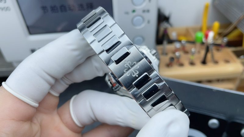 Patek Philippe Nautilus 7118/1A-010 Ladies 3K 1:1 Replica Watch - Image 8