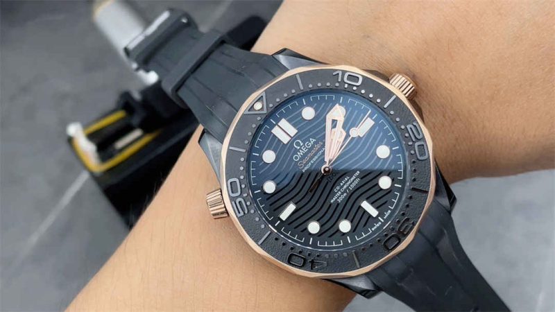 Omega Seamaster Diver 300M 43.5mm Black Ceramic Sedna Gold 1:1 Replica Homage - Image 9