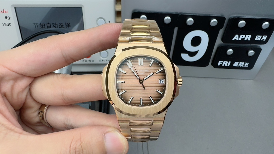 Patek Philippe Nautilus 5711/1R Rose Gold Replica – 3K Factory Champagne Dial