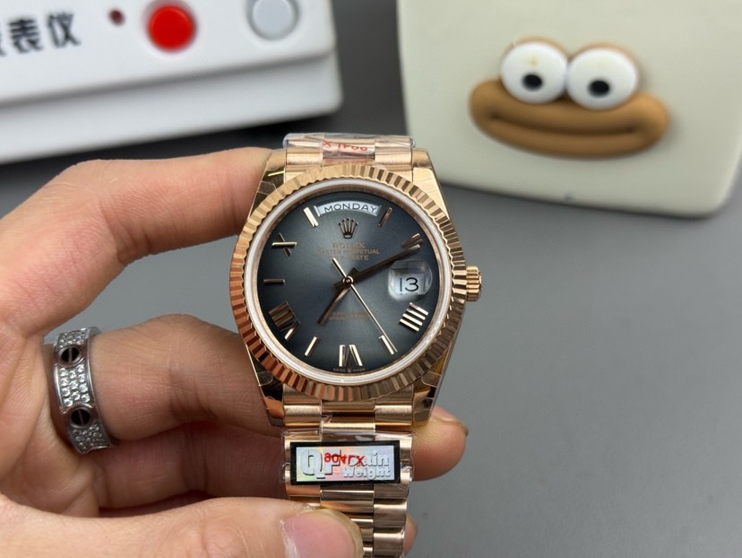 QF Factory Rolex Day-Date 40 m228235-0055 Everose Gold 40mm Replica