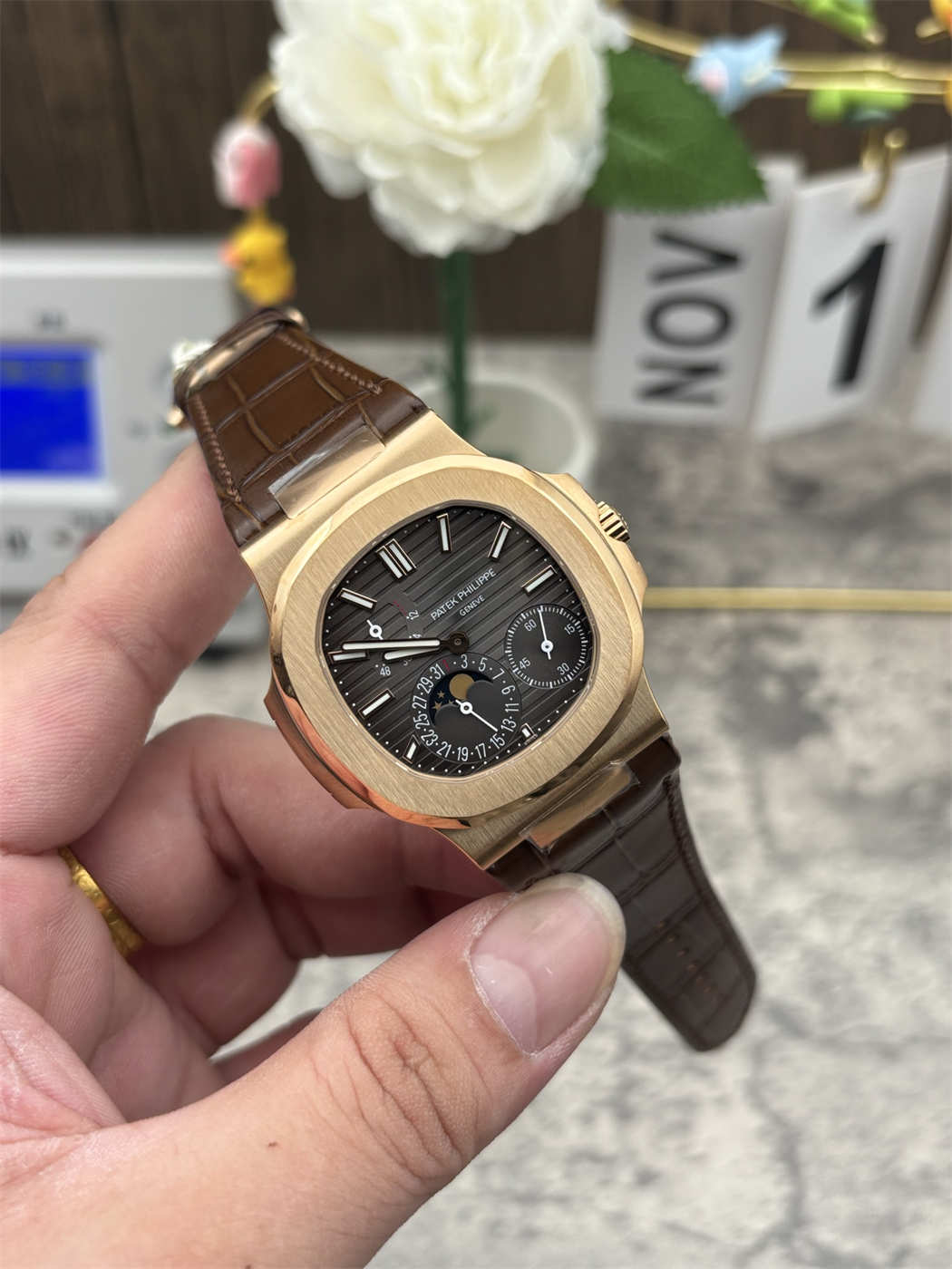Patek Philippe Nautilus 5712GR-001 Rose Gold Moonphase 1:1 Replica Watch