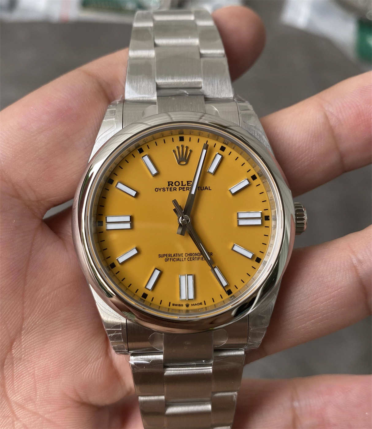 VS Factory Rolex Oyster Perpetual 41 Yellow Dial M124300-0004 Replica
