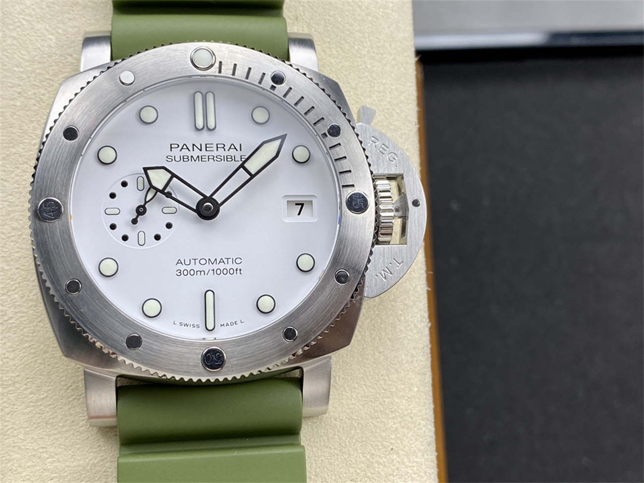 VS Factory Panerai Submersible PAM1226 QuarantaQuattro Replica (White Dial)