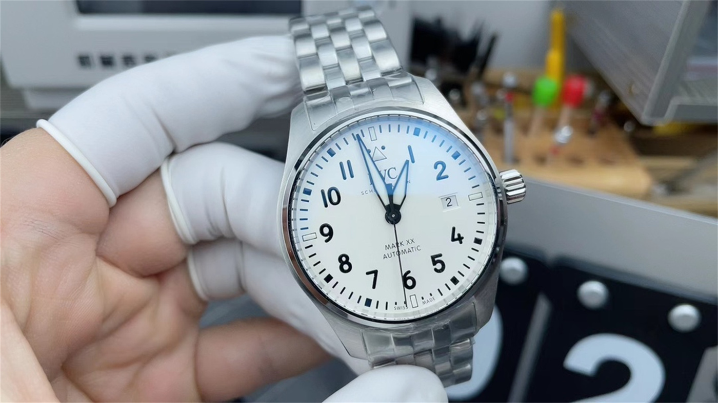 V7 Mark 20 IWC Pilot’s Watch Mark XX IW328208 1:1 Replica on Bracelet