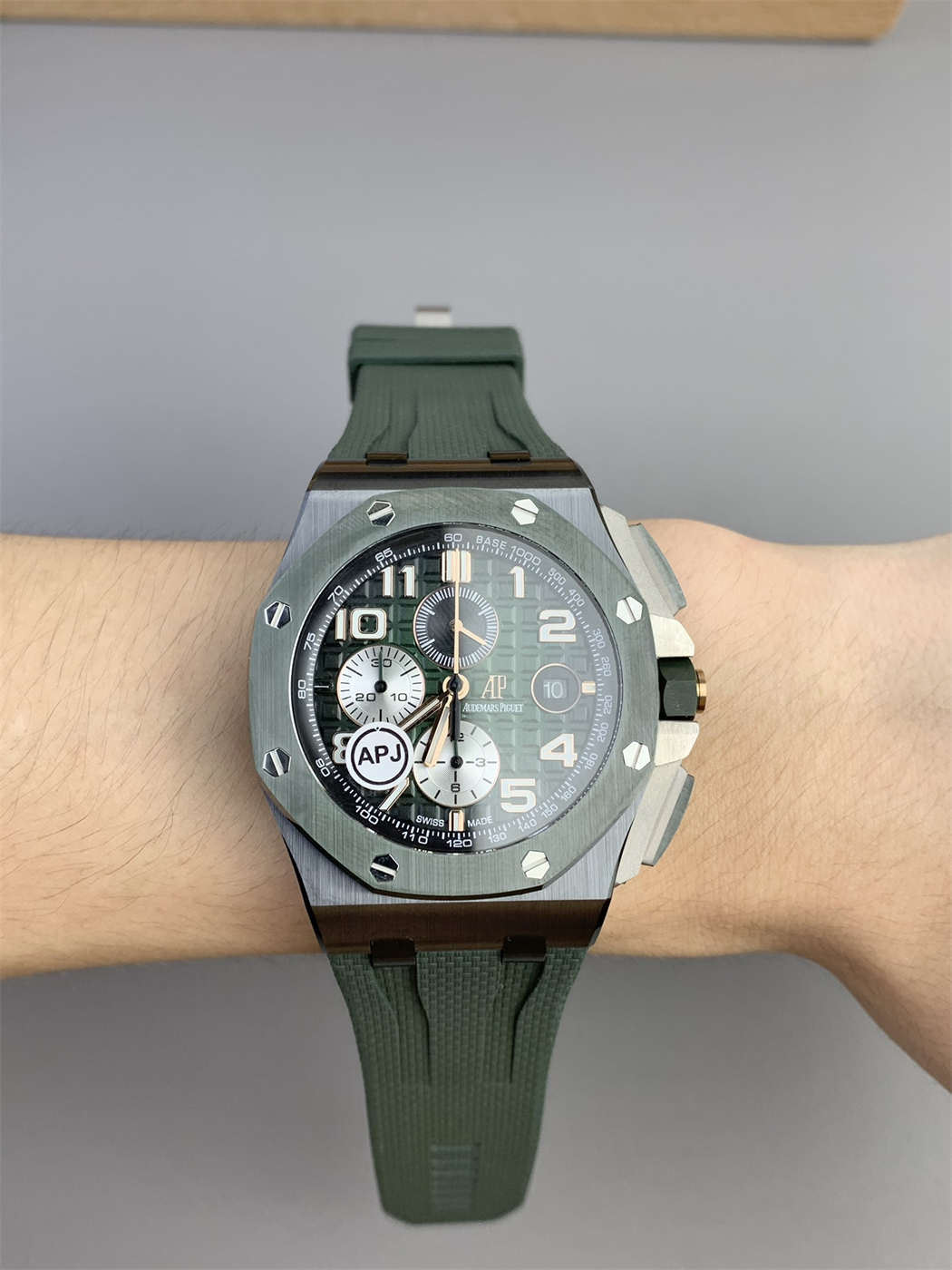 Audemars Piguet Royal Oak Offshore 26405CE.OO.A002CA.01 44mm Green Dial 1:1 Replica