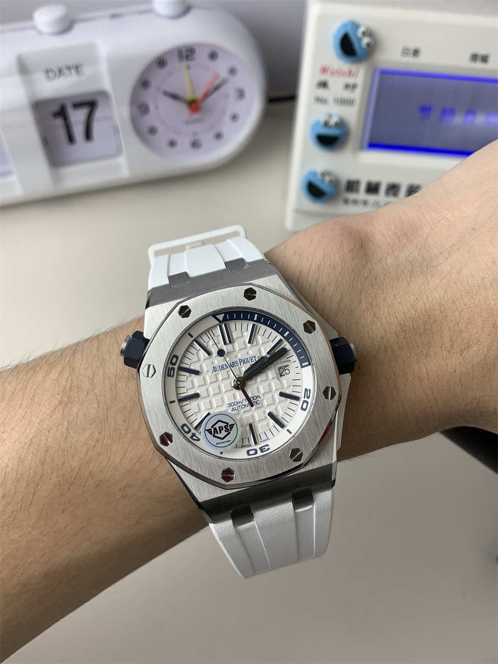 Audemars Piguet Royal Oak Offshore Diver 42mm 15710ST White Dial 1:1 Replica by APS Royal Oak Offshore Diver 42mm 15710ST.OO.A010CA.01