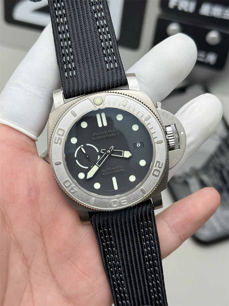 Panerai PAM984 47mm Titanium Submersible – 1:1 Replica Homage