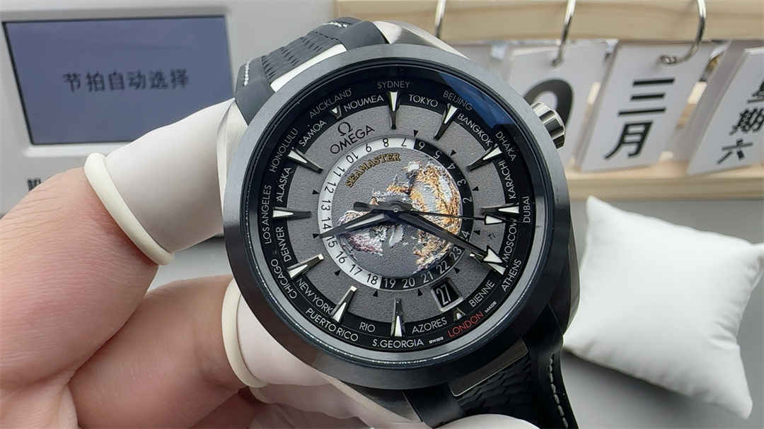 Omega Seamaster Aqua Terra Worldtimer 43mm 1:1 Replica – Ceramic Bezel, Rubber Strap
