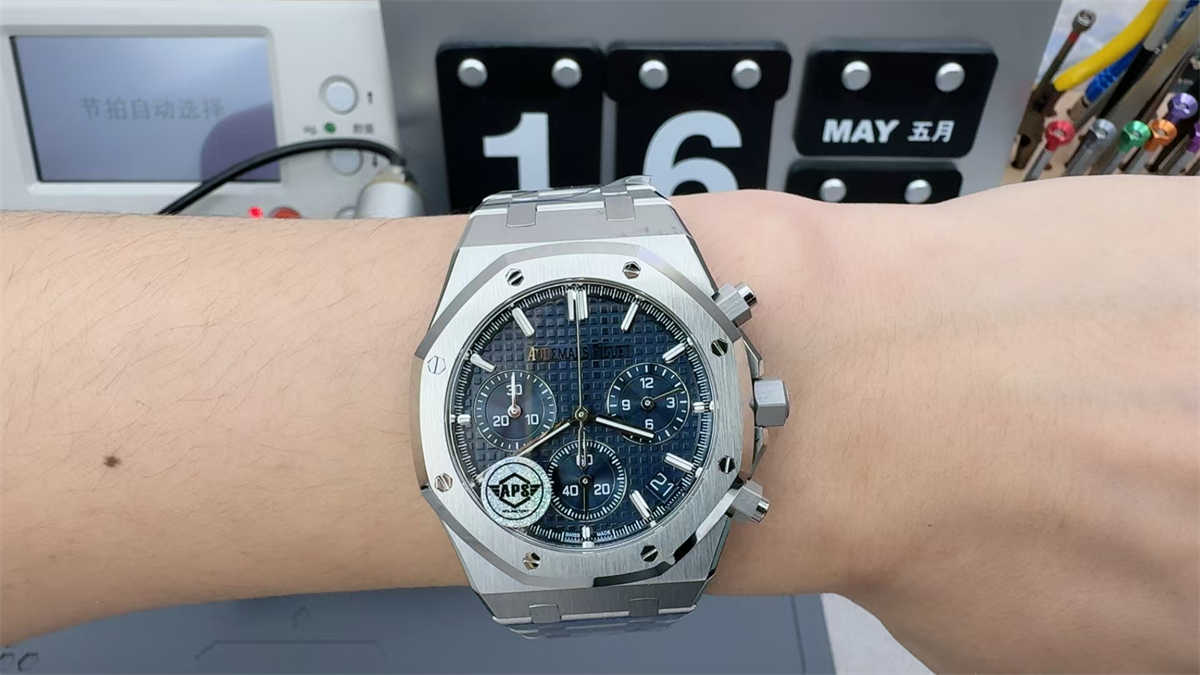 Audemars Piguet 26240ST.OO.1320ST.05 Royal Oak 41mm Chronograph 1:1 Replica