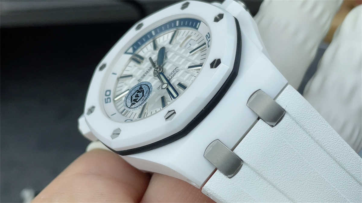 Audemars Piguet Royal Oak Offshore 15707CB.OO.A010CA.01 White Ceramic 1:1 Replica