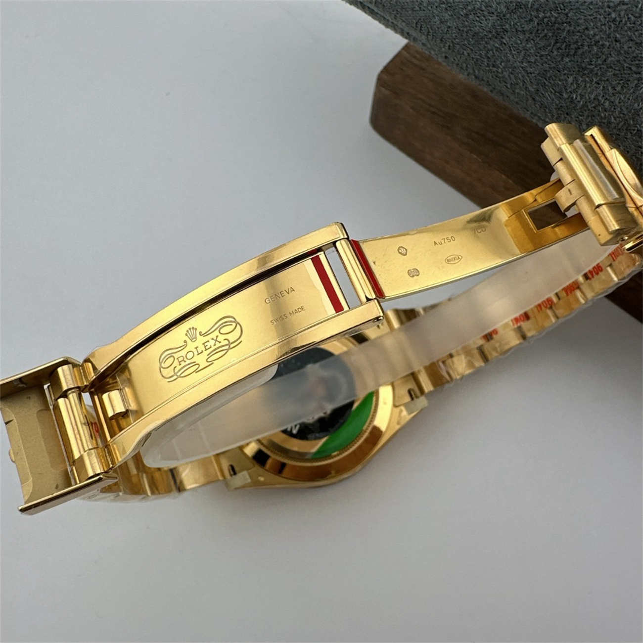 Clean Factory Rolex Daytona 116508 Replica - Yellow Gold Black Dial (Dandong 4130)