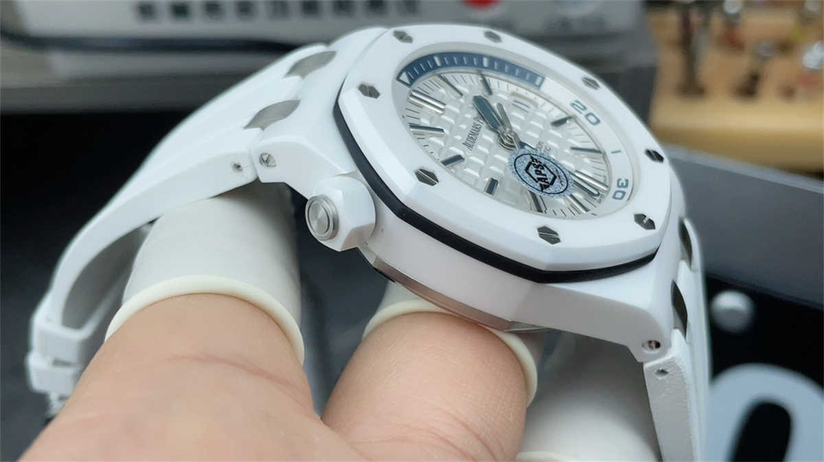 Audemars Piguet Royal Oak Offshore 15707CB.OO.A010CA.01 White Ceramic 1:1 Replica
