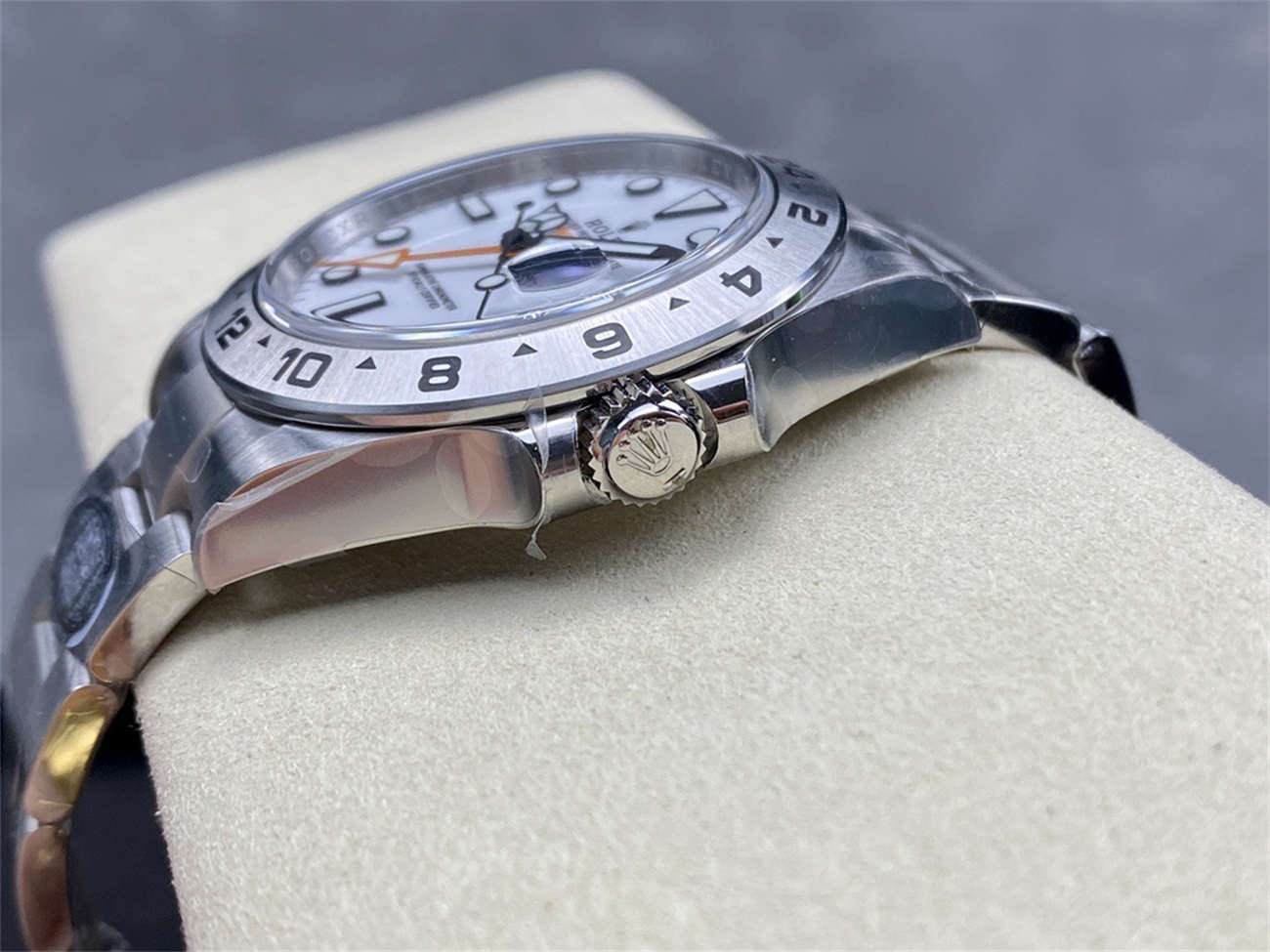 Clean Factory Rolex Explorer II 226570 Homage – 42mm Polar White 1:1 Replica Ref. 226570