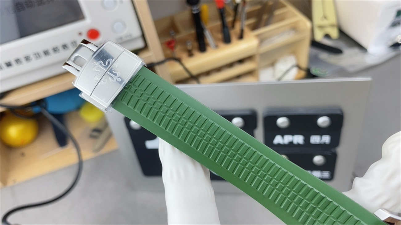 Patek Philippe Aquanaut 5168G Green Dial 42mm 1:1 Super Clone Replica Watch