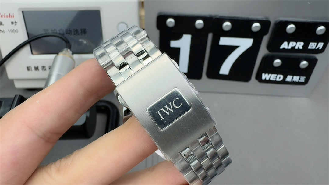 IWC Mark XX Green Dial 1:1 Replica Pilot Watch