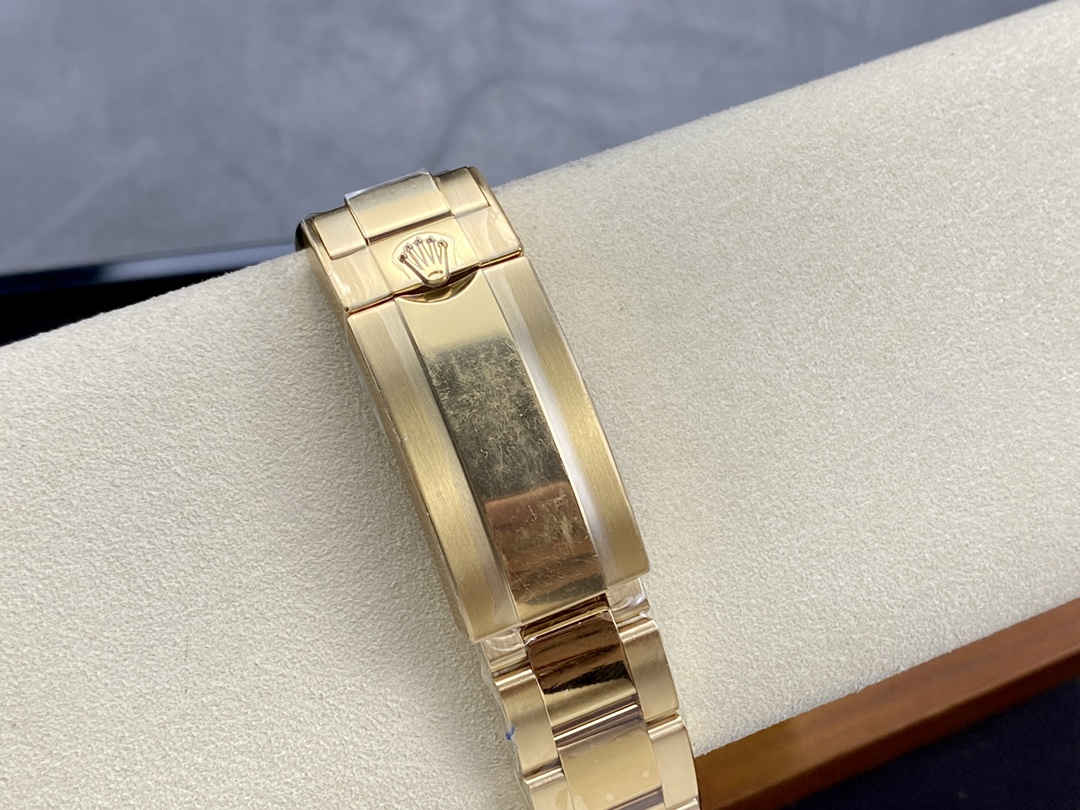 Clean Factory Rolex Submariner 126618LB – 41mm Full Gold Blue Replica