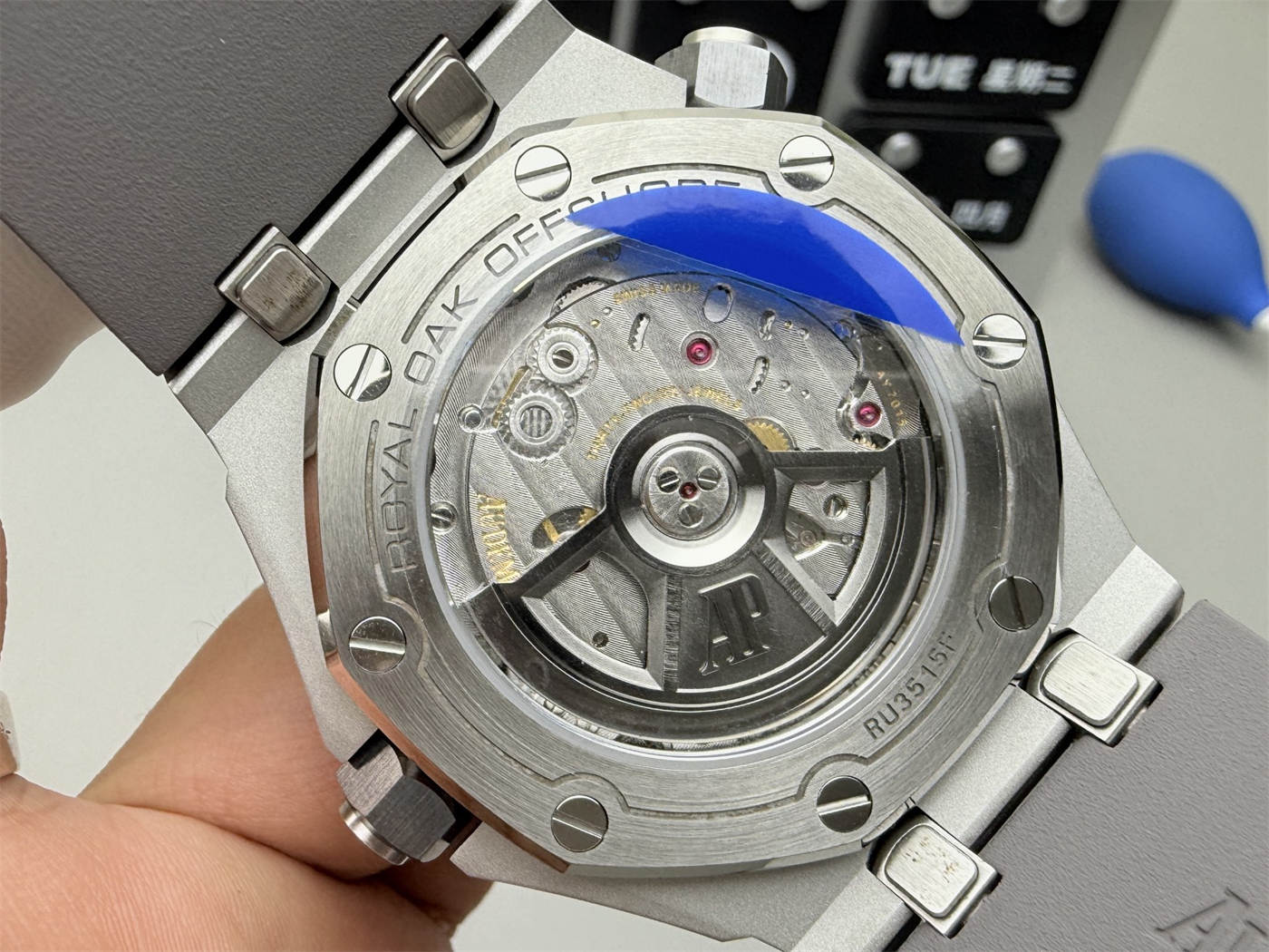 Audemars Piguet Royal Oak Offshore Diver 15720ST 42mm 1:1 Replica Watch