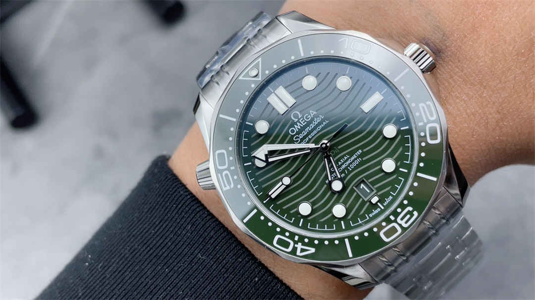 Omega Seamaster Diver 300M 210.30.42.20.10.001 Green Dial 1:1 Replica Watch 42mm