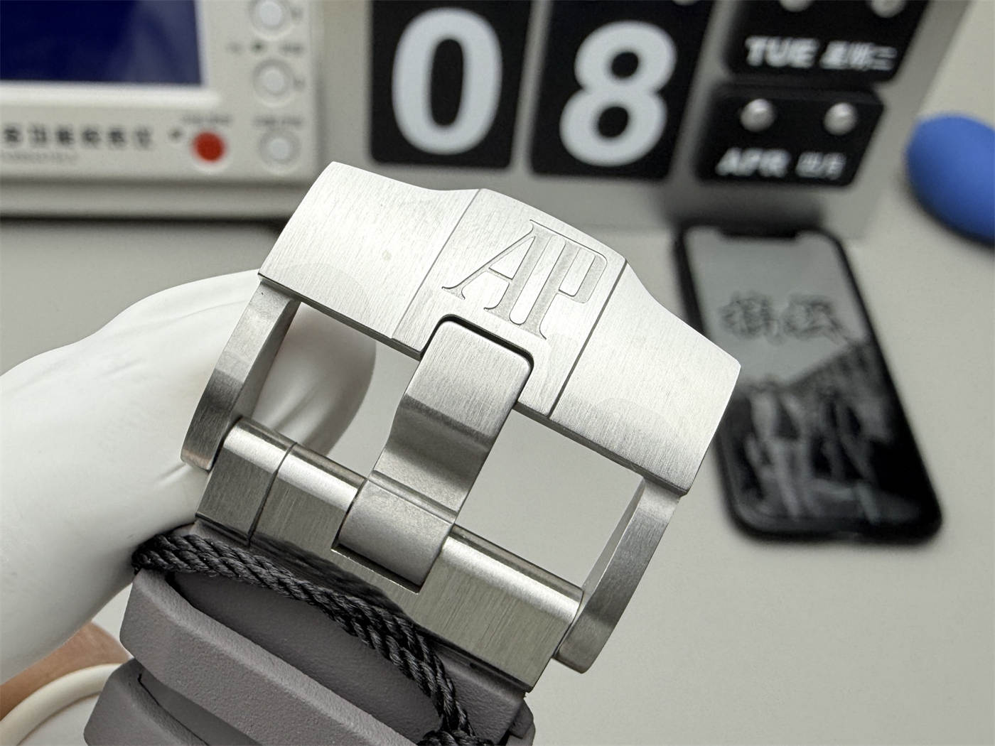 Audemars Piguet Royal Oak Offshore Diver 15720ST 42mm 1:1 Replica Watch